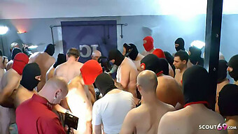 Sexo Grupal Com Gozada Dentro Em Uma Festa De Sexo Alemã